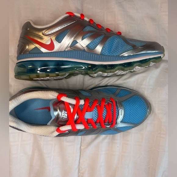 NWT NIKE AIR MAX 2012 -- 7 Women’s / 6Y - Picture 5 of 11